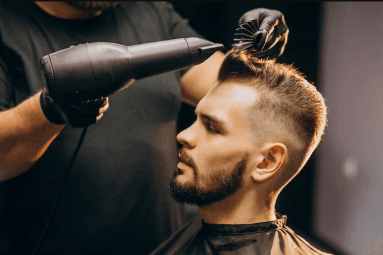 Men's precision haircut at Luxzara
